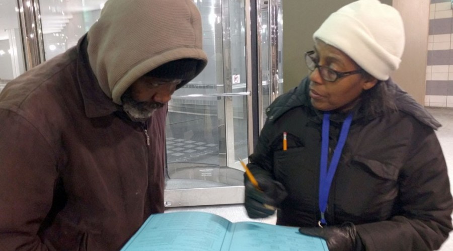 AUDIO: VOLUNTEERS COUNT CHICAGO’S&nbsp;HOMELESS
